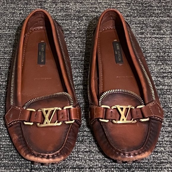 beautiful ombre leather and zipper accent Louis Vuitton Loafers - Picture 3 of 9